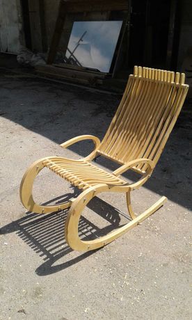 кресло качалка из шлифованой фанеры