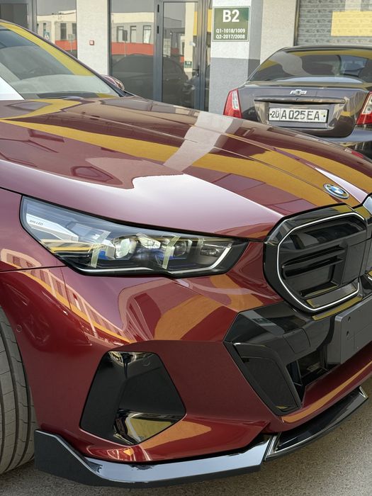 BMW i5 35L v nalichii