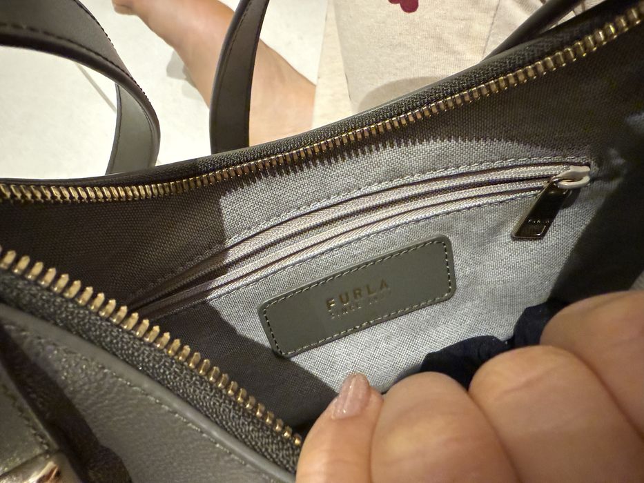 Кожена чанта Furla в зелено