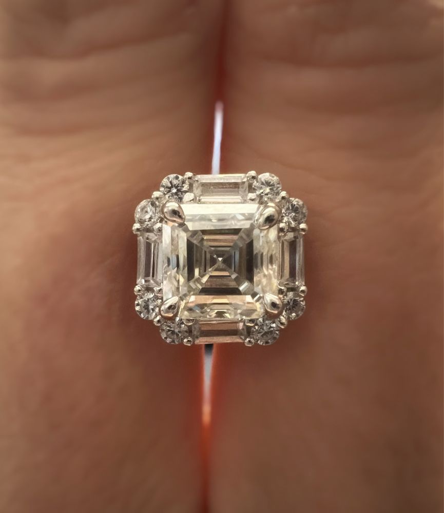 Cercei cu moissanite Asscher cut