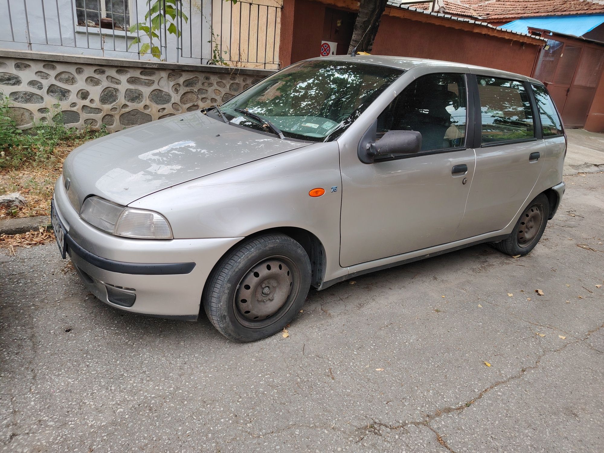 Продавам Фиат пунто