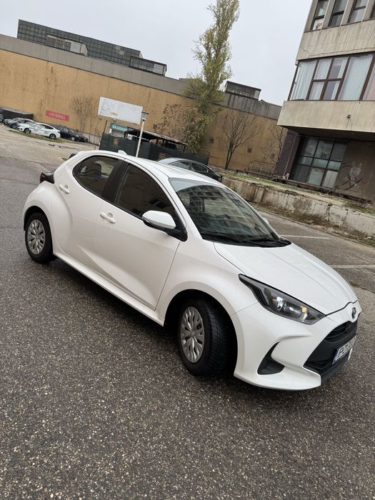 Toyota Yaris 2022 75000km automata benzina hibrid inca in garatie