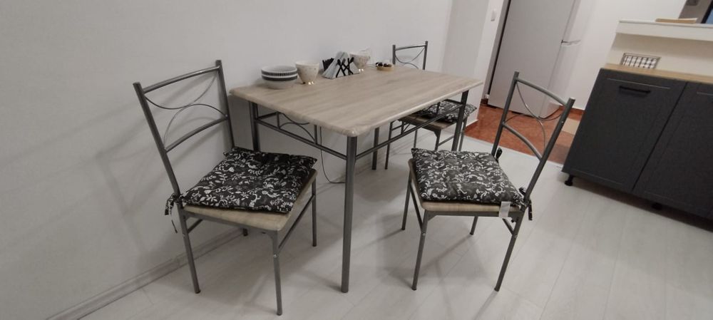 Set bucătărie masa+scaune