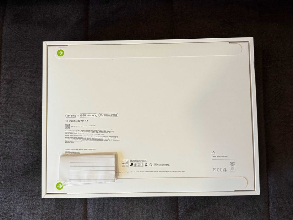 НОВ! Macbook Air 13.6" M4 16 GB RAM 256 GB Midnight Blue - Гаранция