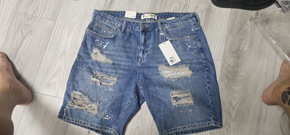 Vand blugi scurti mărimea XL