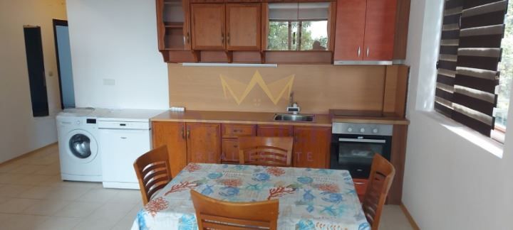 Двустаен апартамент, Бриз