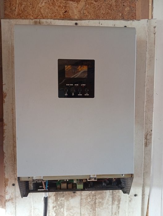 baterii si invertor fotovoltaice