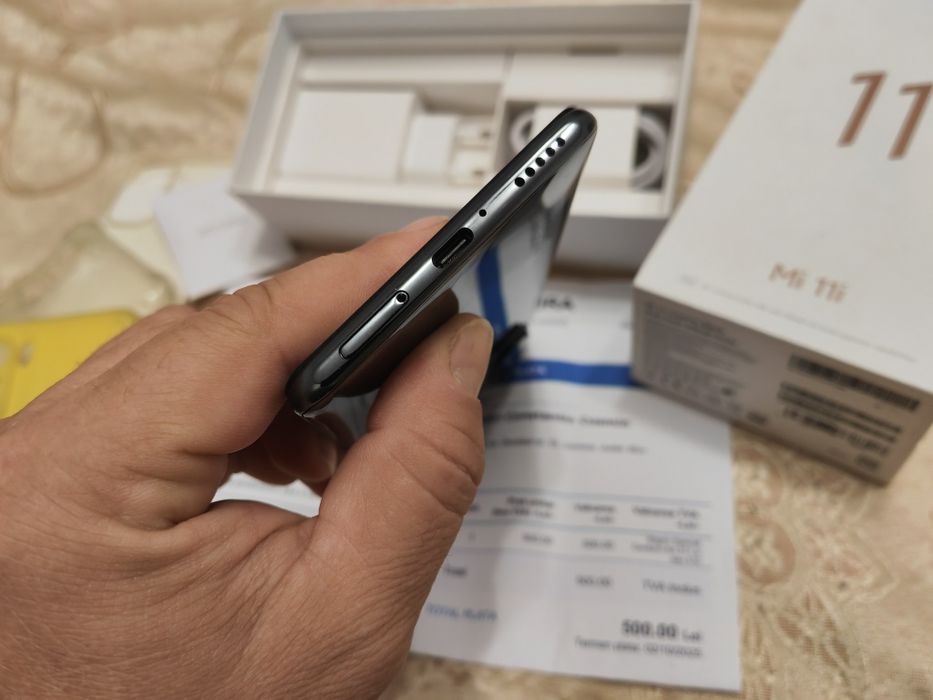 Xiaomi mi 11i 256GB în garanție până în octombrie2027