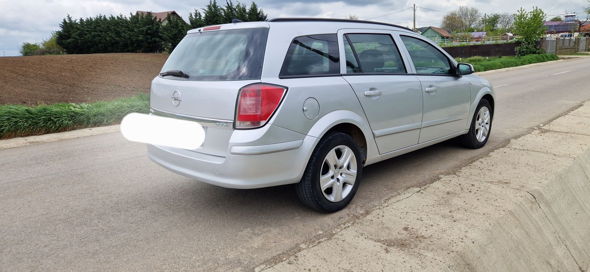 Vând Opel astra H model 2009