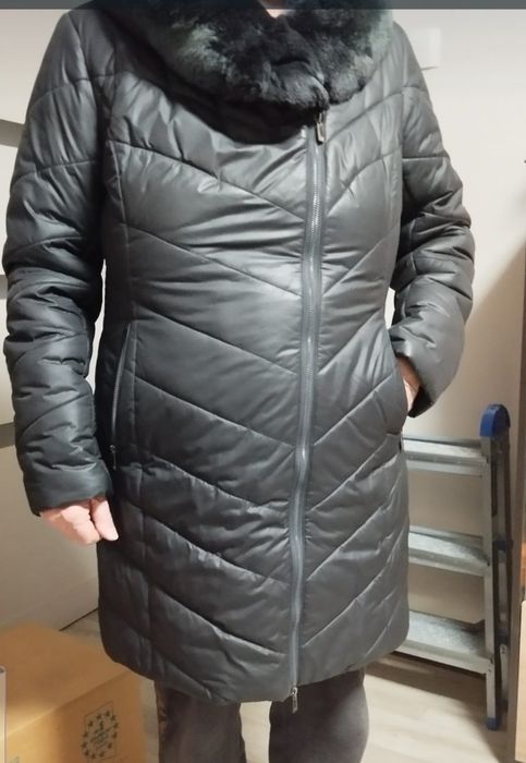 Продам зимнюю женскую куртку