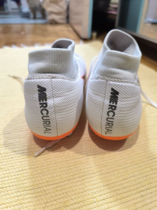 Футболни бутонки