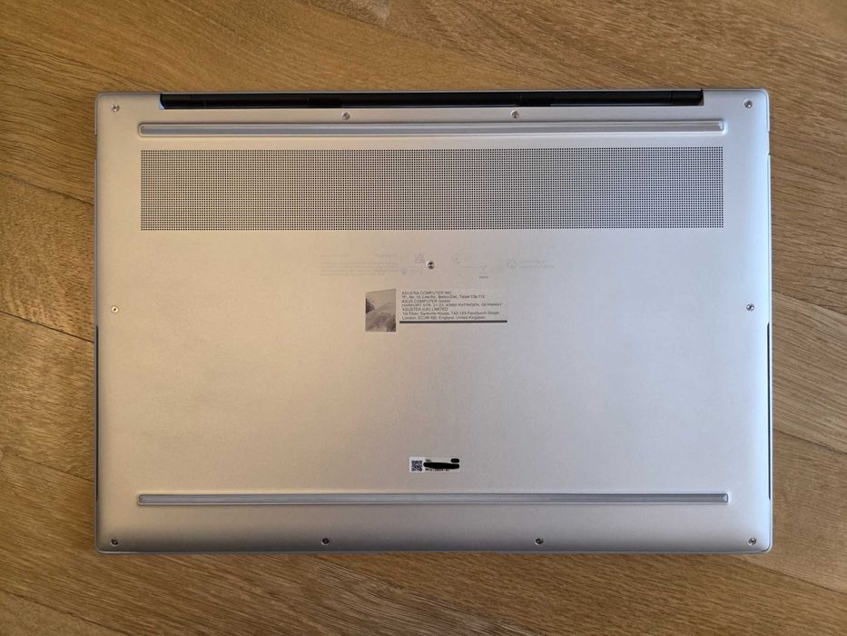 Laptop ASUS Zenbook S 16 OLED AMD Ryzen AI 9 HX 370 32GB RAM 1TB SSD