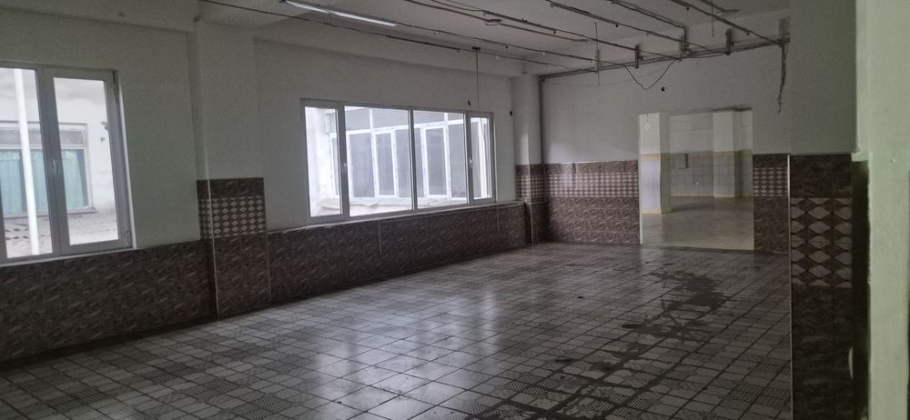 Сдаётся для бизнеса на цетр города на сквер 15$