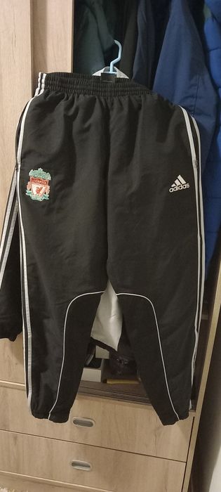 Trening Adidas Liverpool + Tricou de colectie 2009