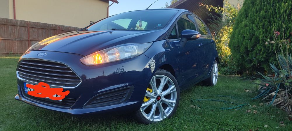 Ford fiesta 2015 Facelift 121000 km revizii la zi, distributie schimba