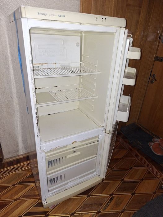 Холодильник продается