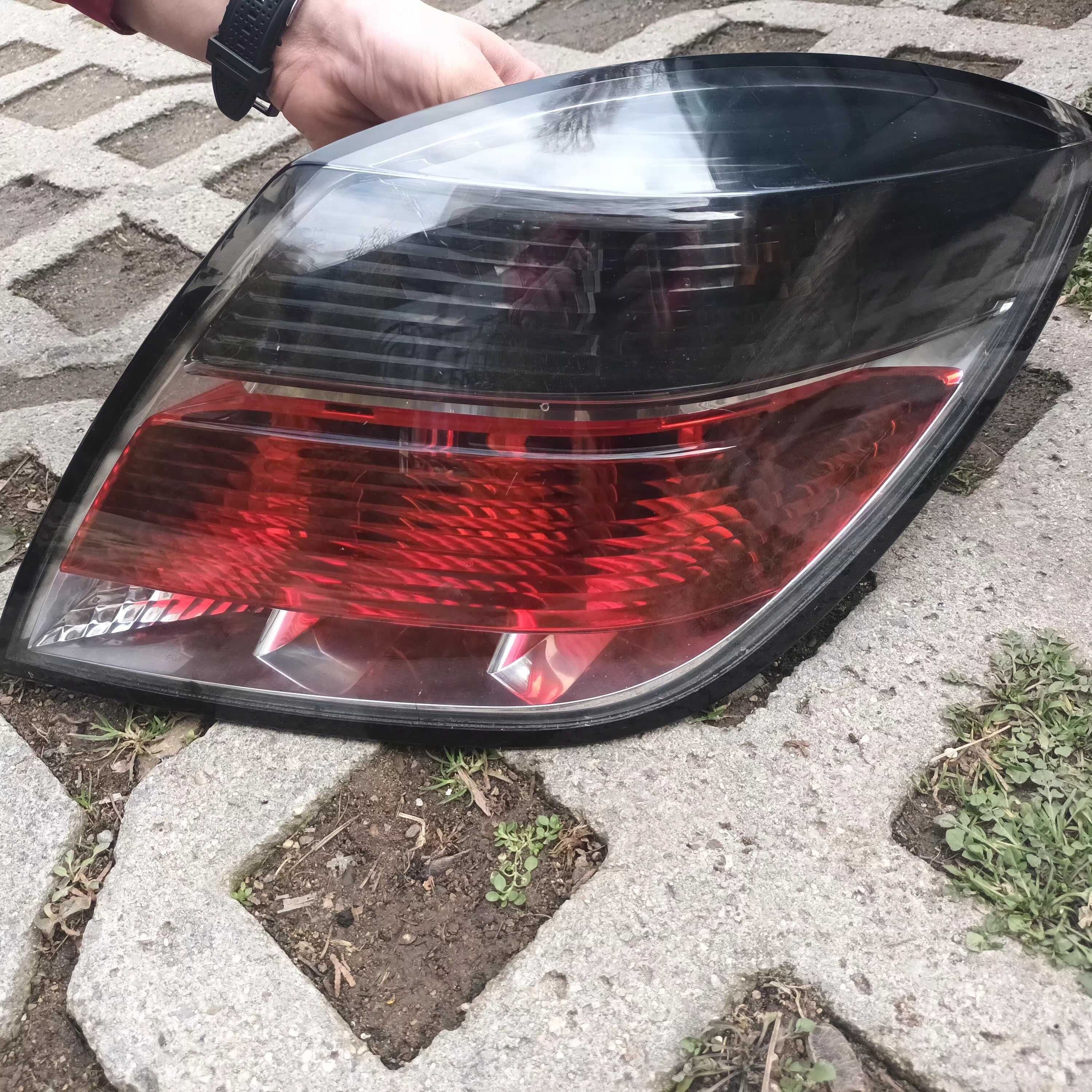 Оригинален десен стоп за Опел астра GTC