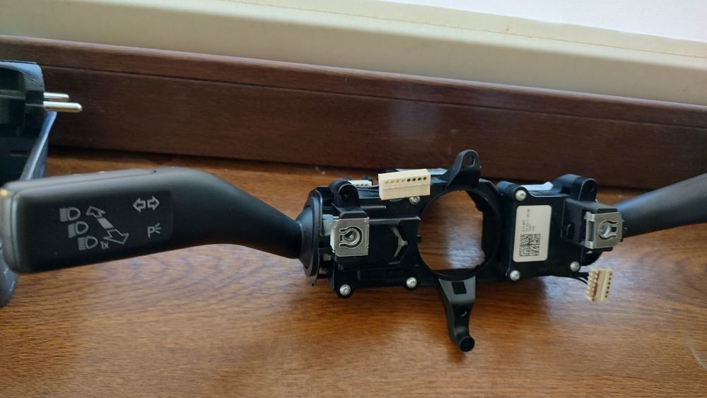 Bloc comenzi semnalizare ștergătoare Skoda Octavia 2 facelift 1K5.953.