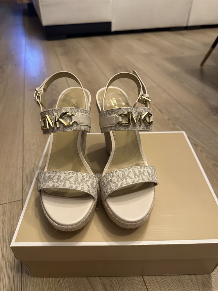 Самдали Michael Kors