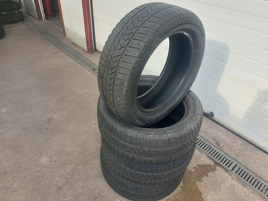 150 lei bucata! Set anvelope M+S/IARNA 225 50 17 Pirelli