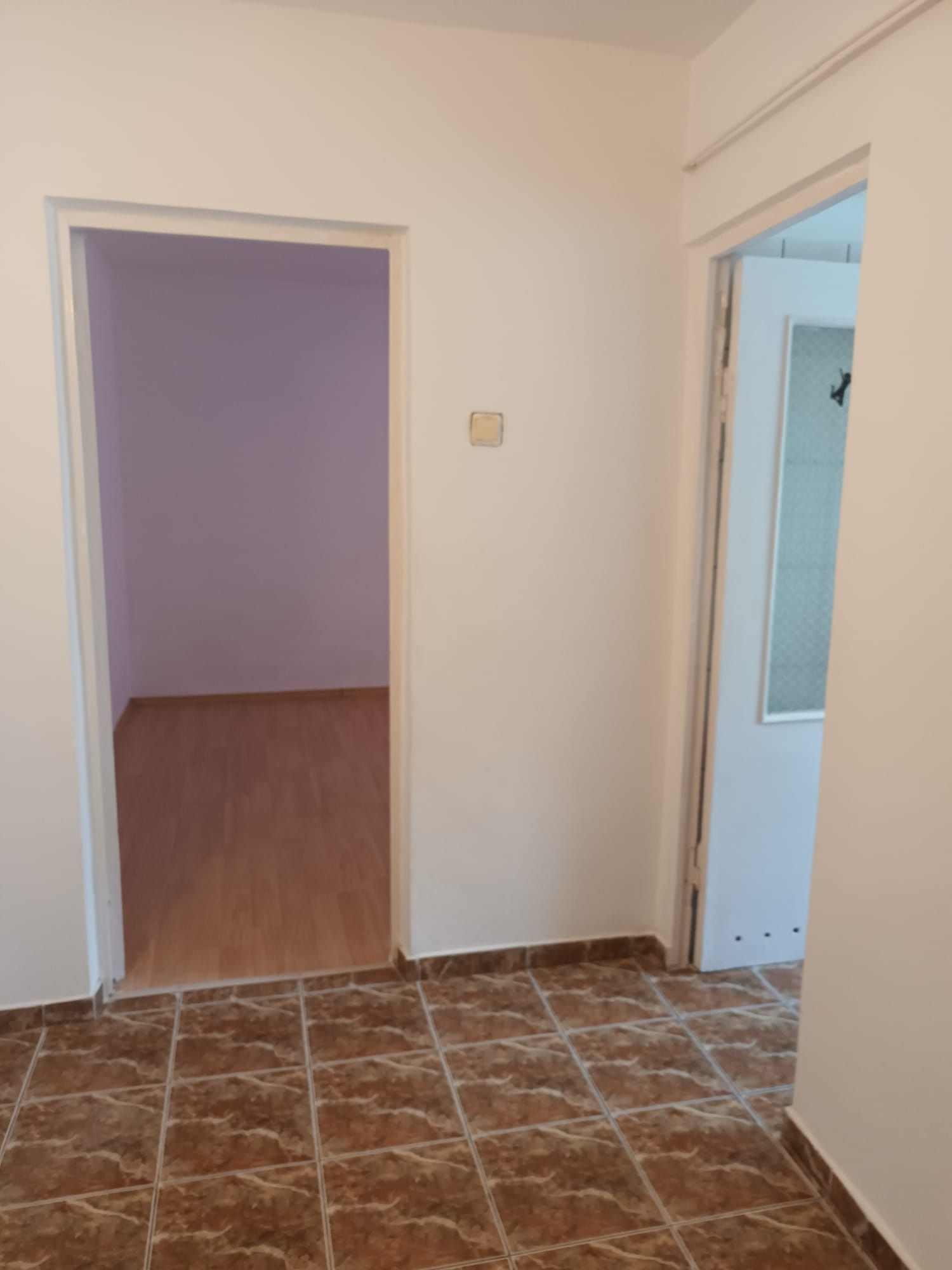 Închiriez apartament 2 camere