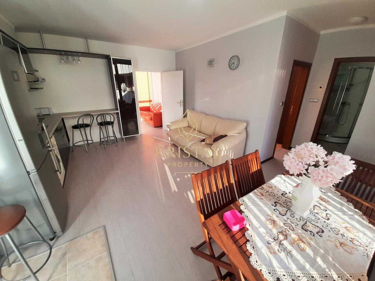 Продава се Тристаен апартамент в к.к. Слънчев бряг - 75 кв.м за 1067 €/кв.м - Снимка #1