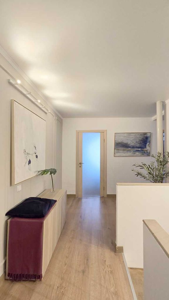 Дава се под наем Къща в София, Симеоново - 140 кв.м за 950 € - Снимка #1