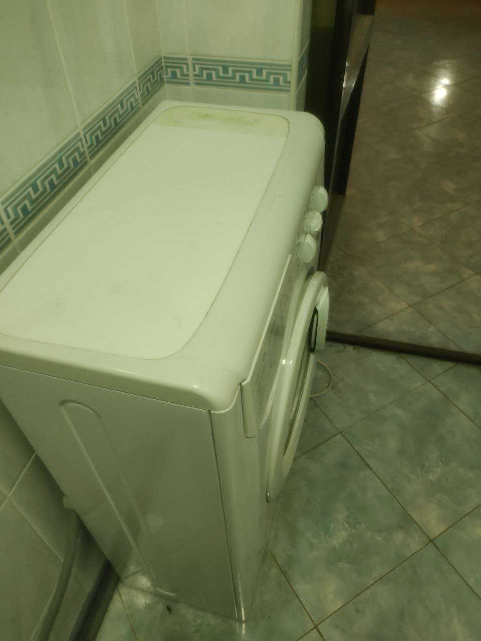Срочно! Стиральная машина Indesit