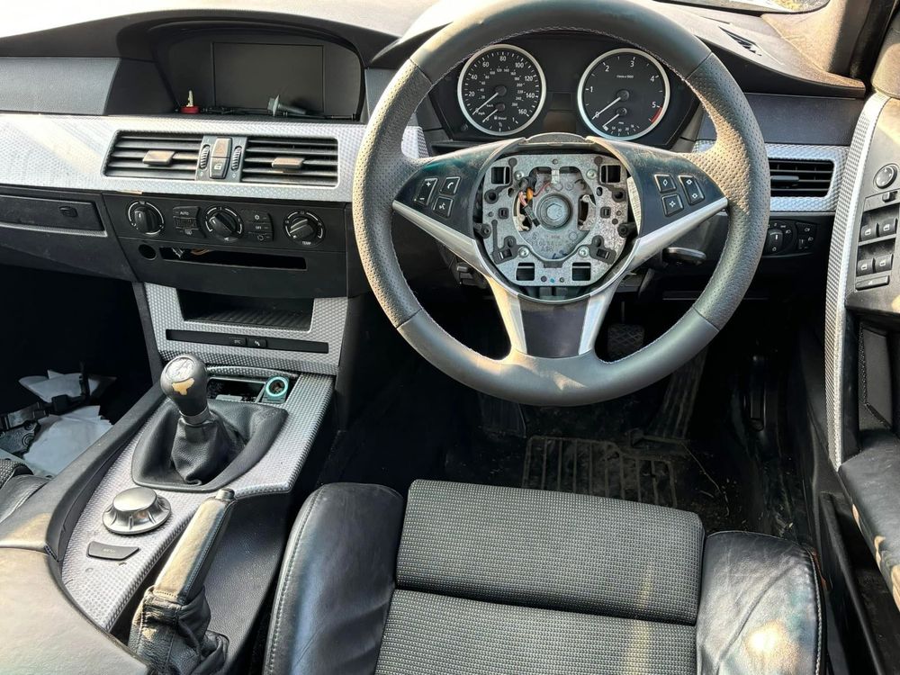 Dezmembrez BMW 530d E60 3.0D 218cp,manual,M PACK,Recaro,Plafon M negru