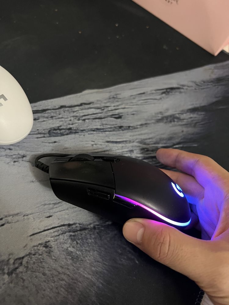 Hyper X cloud stinger 2 , logitech g102
