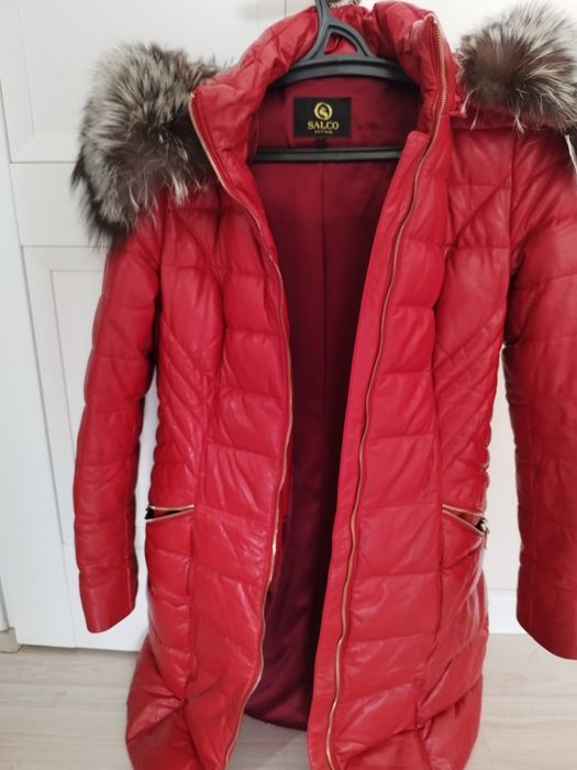 Продам женскую зимнюю куртку.