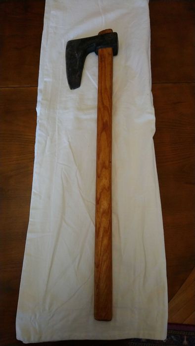 Стара малка брадва.