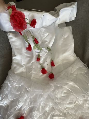 Продам свадебное платье район Кошкарбаева