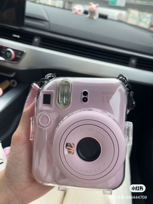 Продам срочно Instax mini 12