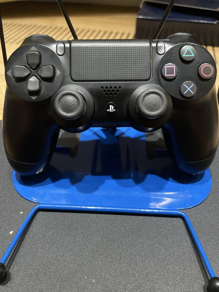 Продается Sony Playstation 4 slim