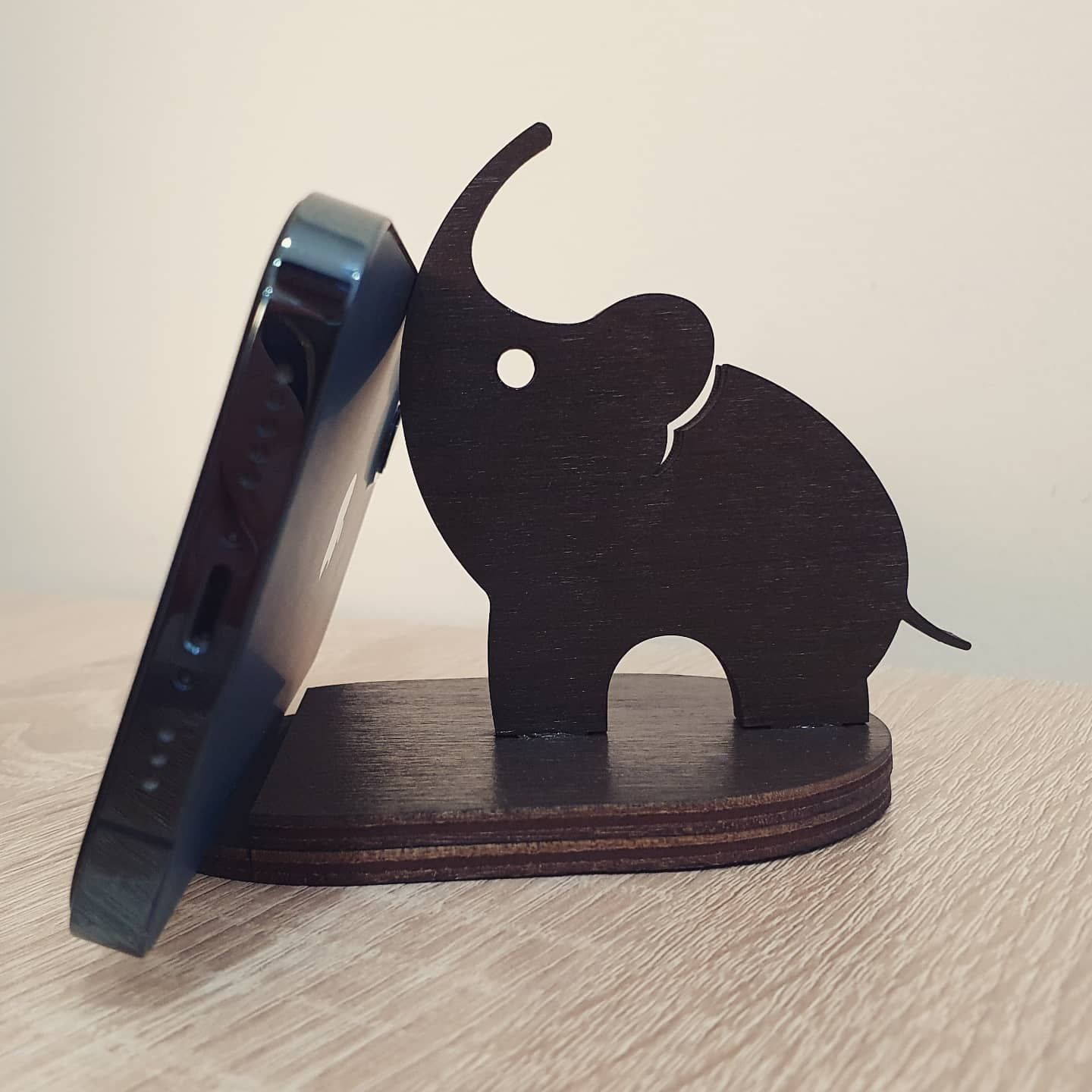 Креативная подставка для телефона  Слон