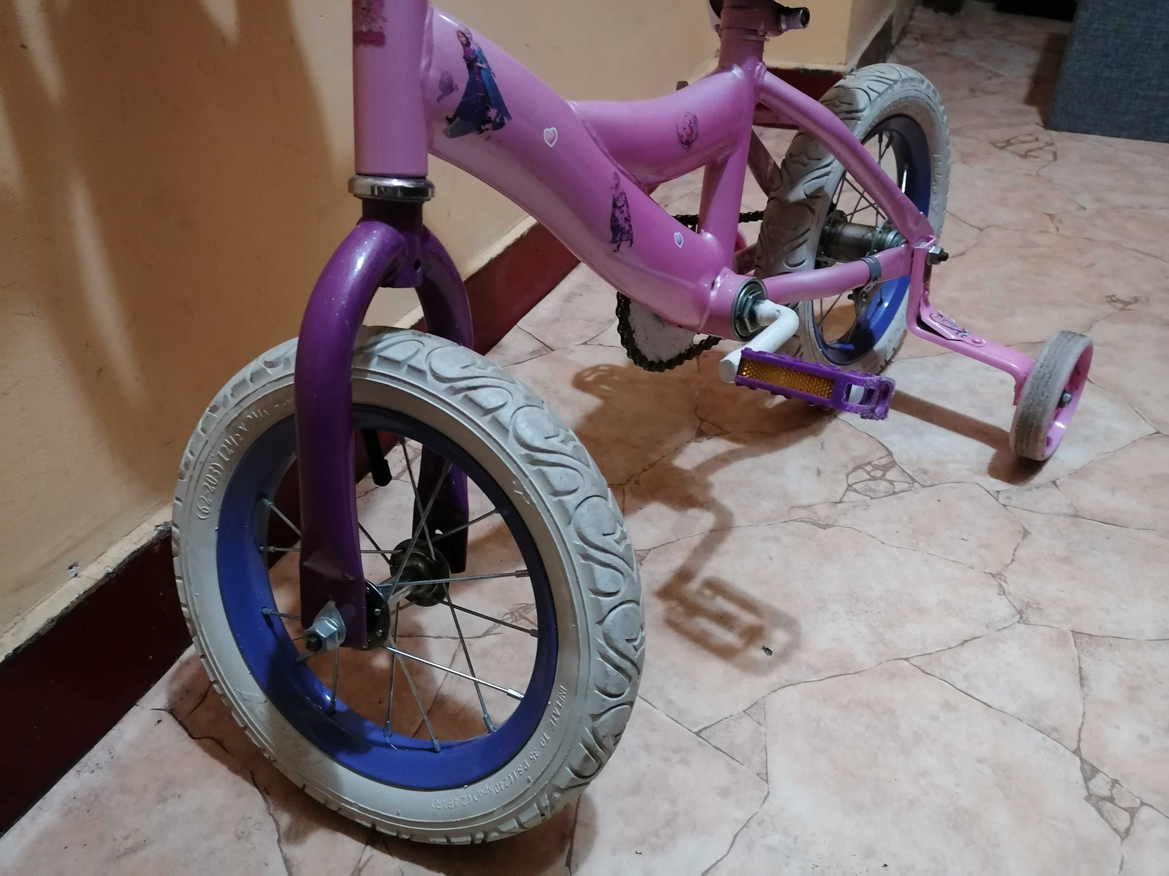 Велосипед 12" с помощни колела