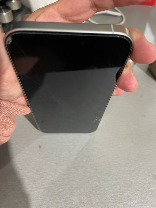 Vand Iphone 16 pro max, capacitate baterie 96