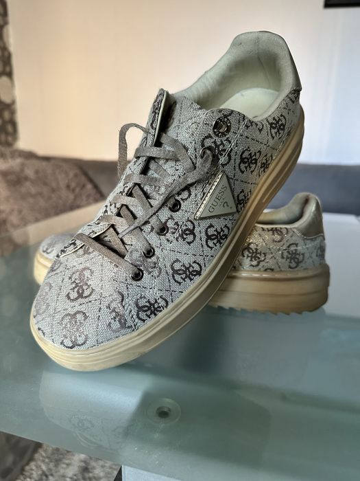 Маратонки Guess 40 номер