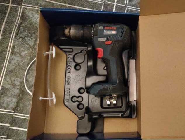 Винтоверт Bosch GSR 18V-50 + зарядно 8А