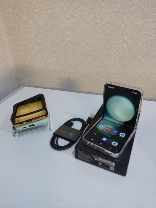 Samsung Z Flip 5 / 512Gb