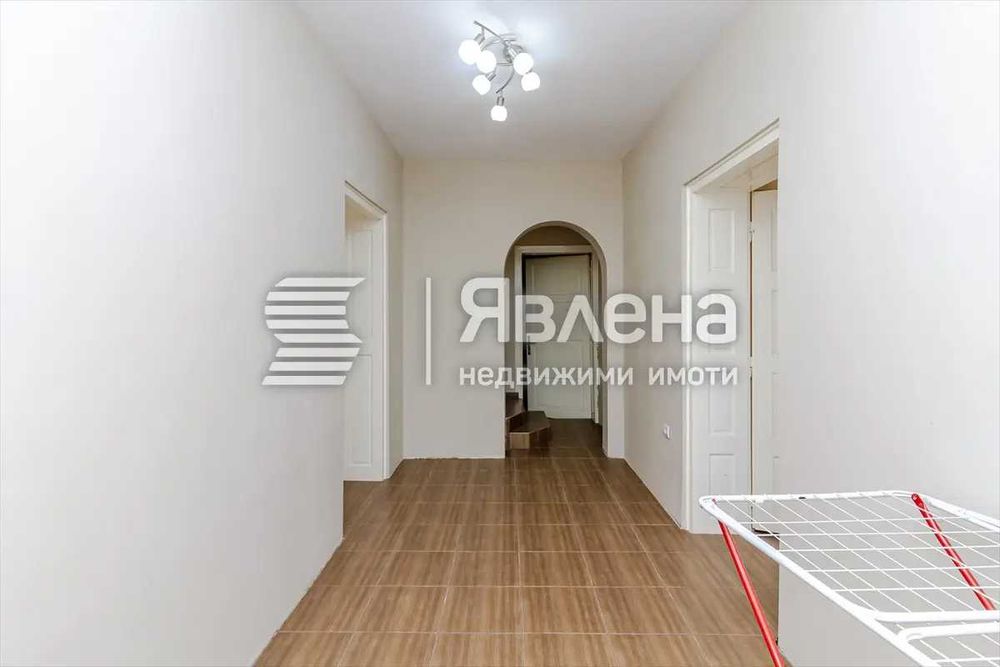 Продава къща, с. Скравена