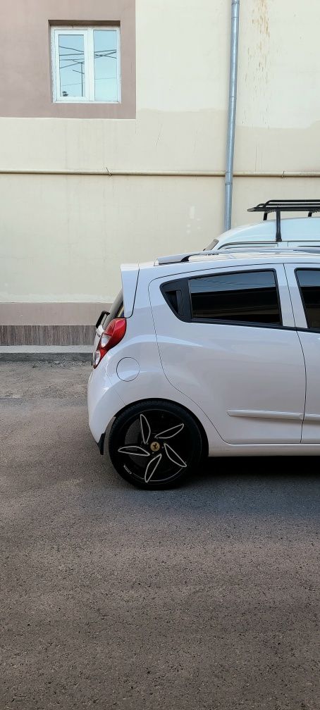 Banan R17 sotiladi yoki obmen R15 ga