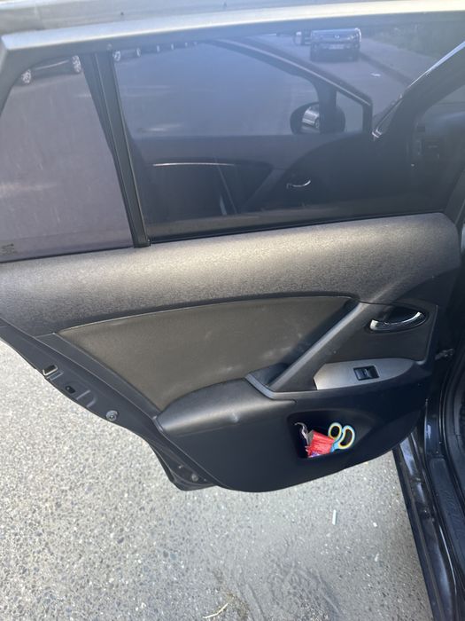 Vand /schimb Toyota Avensis T27