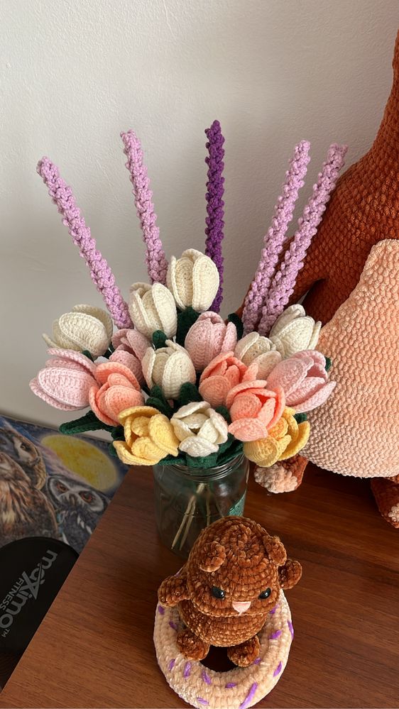 Вязанный букет цветов тюльпаны