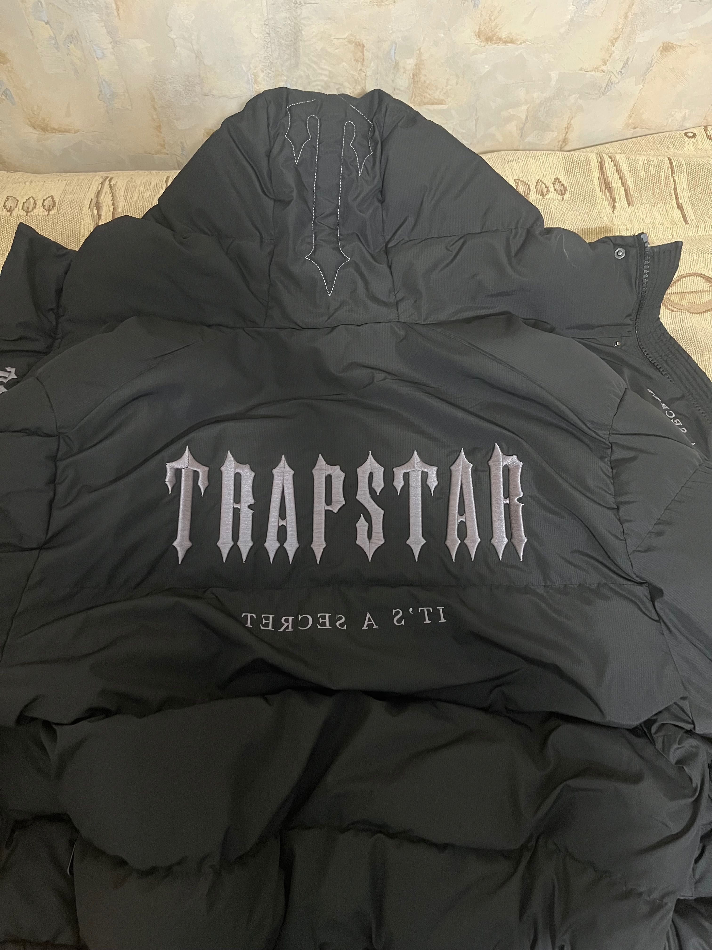 Trapstar черно яке