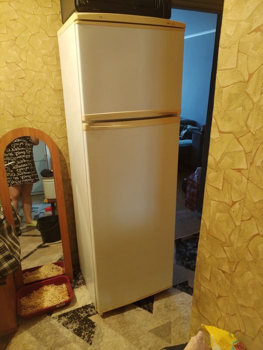 Продам холодильник