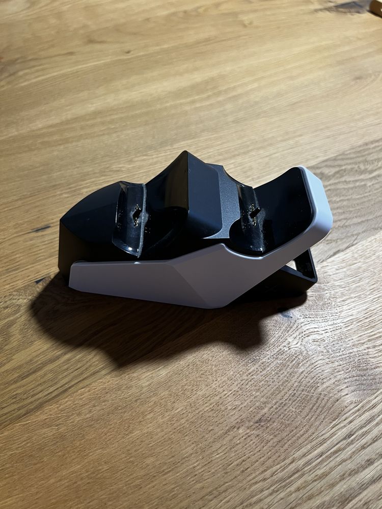 Playstation 5 Док Станция За Зареждане На Джойстици