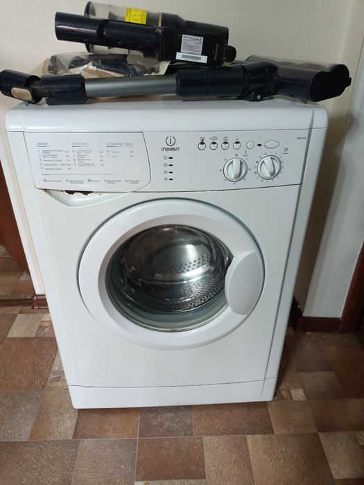Стиральная машина INDESIT wisl102