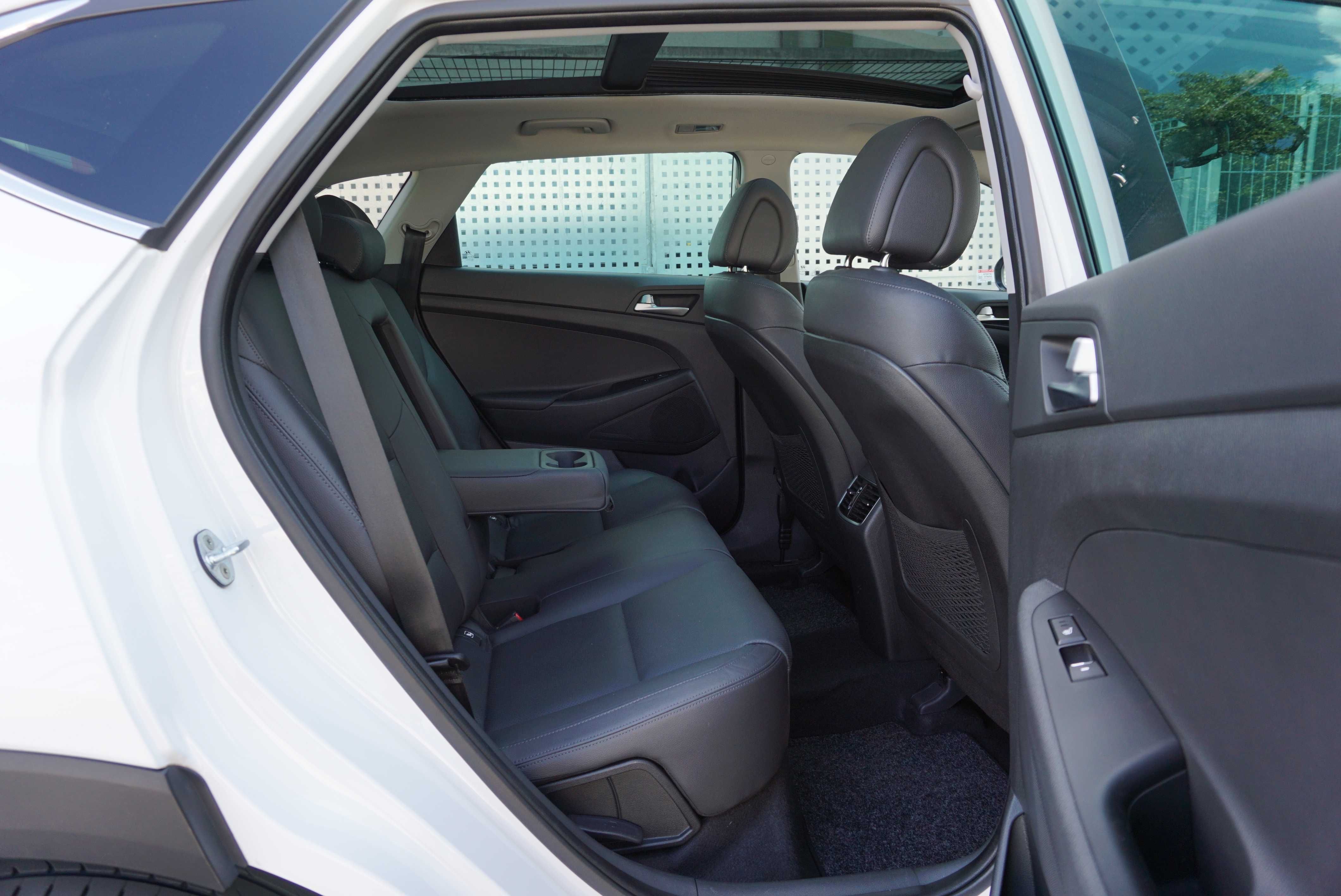 Hyundai Tucson 4x4 Automat Full Piele*Navi*Ventilatie*Pano*Camera 2.0D